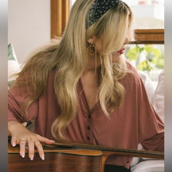 Jackson Rowe Sweaters - Jackson Rowe swan crop cardigan in size large, bittersweet colour